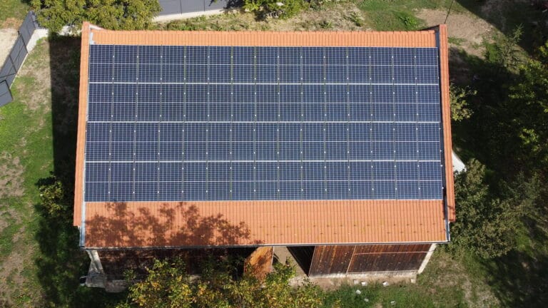Sistem fotovoltaic On-grid 22,5 kW, acoperiș țiglă